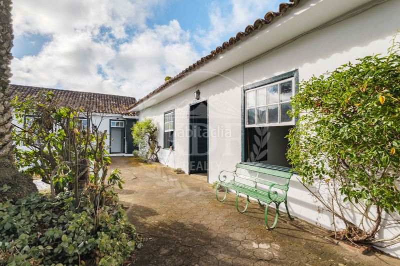 Foto f1983450-868b-48a5-8520-993a9b2c3f70. Chalet espectacular casona tradicional canaria de 312 m² y 9 hab. con gran finca privada en Tegueste