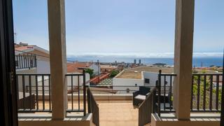 Casa adossada a Calle ildefonso cruz rodríguez 2. Chalet con vistas al mar a 5 minutos del centro de santa cruz