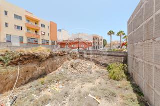 Terreny residencial  Calle ángel guimerá. Terreno urbano de 540 m² para edificio residencial en guargacho,