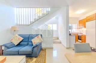 Maison jumelée  Calle domingo salazar. Chalet con huerto y garaje en zona tranquila de tagoro – kdf rea