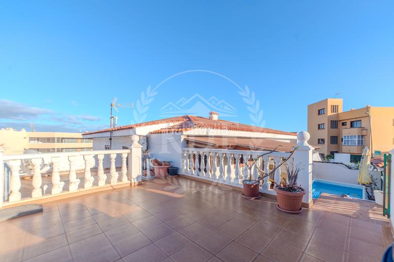 Foto 36bcff9b-a5e9-42ff-bcd9-b58907ebd0fc. Xalet amb aparcament piscina a Las Caletillas - Punta Larga Candelaria