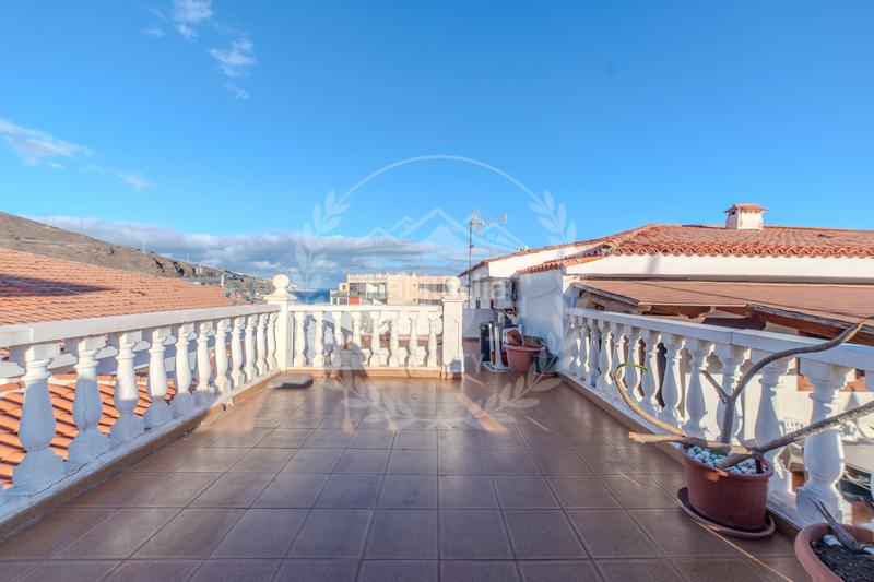 Foto c26e4110-91e4-415b-8beb-b12f2a9f3319. Xalet amb aparcament piscina a Las Caletillas - Punta Larga Candelaria