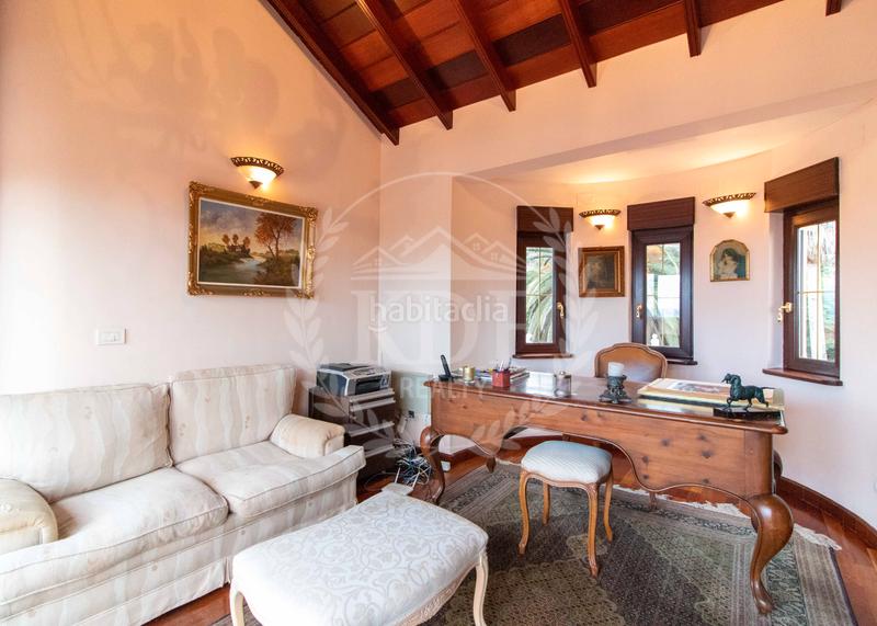 Foto cc578525-b064-43d6-949a-964fbfc13304. Chalet avec cheminée chauffage parking piscine dans Realejos (Los)