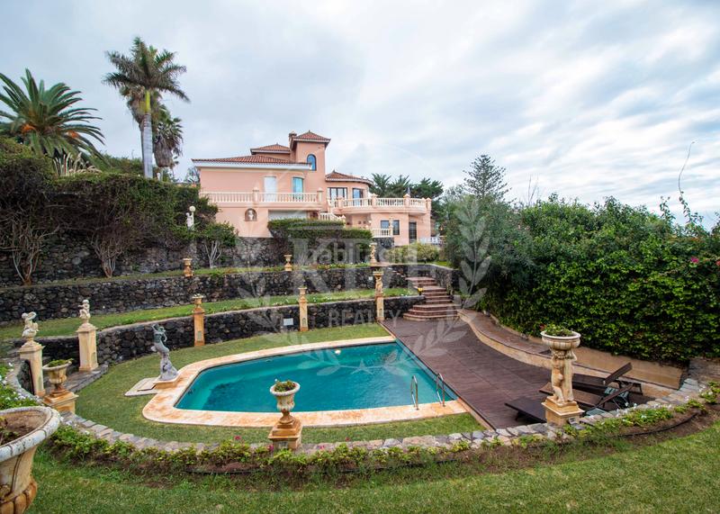 Foto dd9a592d-8c1e-4820-984e-facf72769177. Chalet avec cheminée chauffage parking piscine dans Realejos (Los)