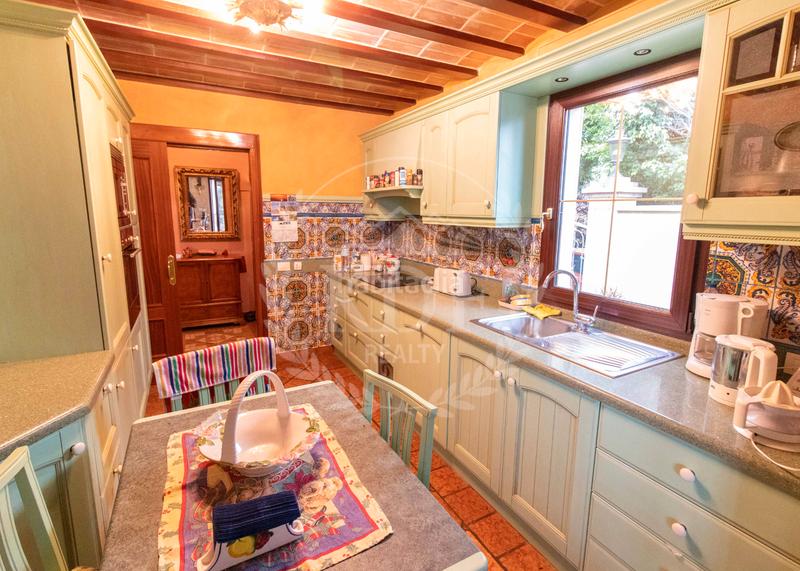 Foto f25e4686-e2bf-4b48-a8e3-7b5be0f38bc3. Chalet avec cheminée chauffage parking piscine dans Realejos (Los)