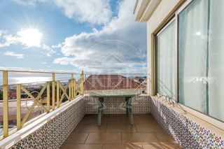 Casa  Calle transversal las acacias. Chalet independiente de gran tama�o con m�ltiples posibilidades