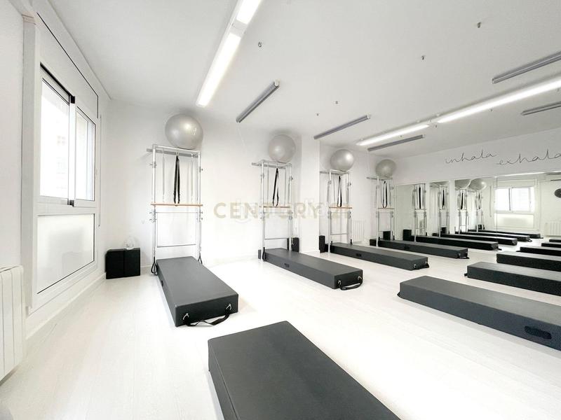 Foto e7313490-0386-43d0-8e94-6b85fca54324. Alquiler local comercial en Centre Sabadell