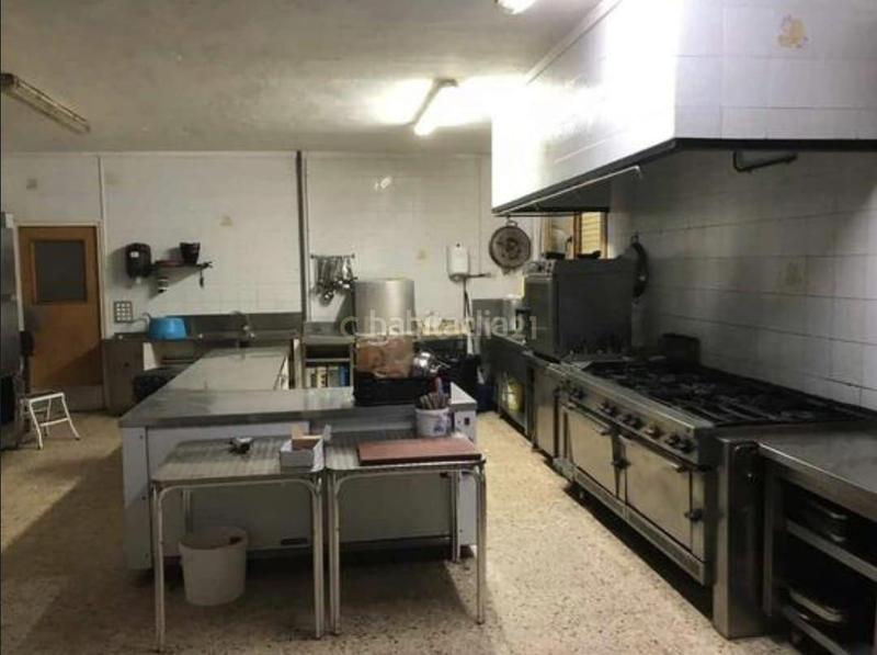 Foto 8472e82b-d5fa-45d5-822f-4fb8d6106611. Oficina amb aparcament a Espunyola (L´)