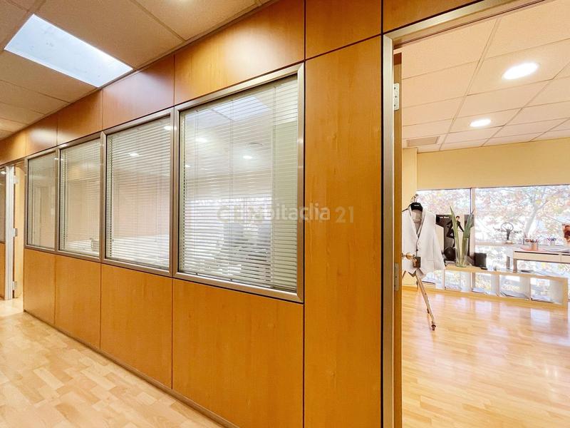 Foto 2e32bd28-b2ca-42a3-acab-c3e767a32e09. Local comercial en Gràcia Sabadell