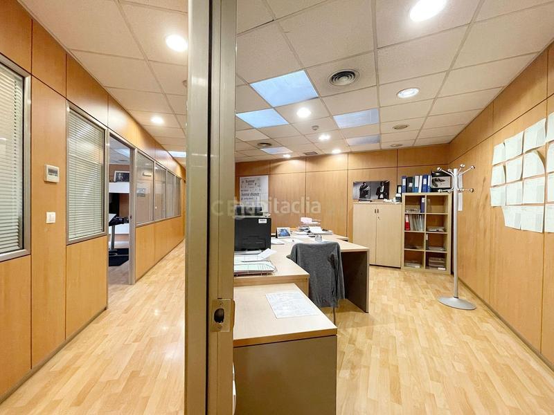 Foto 4dbee5b1-9bd6-4877-91bc-a7046f565949. Local comercial en Gràcia Sabadell