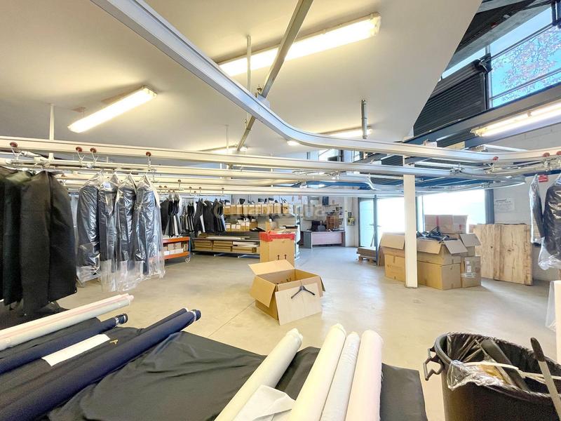 Foto c0f15496-8ba4-4db1-8e2b-52b9b5d5f1ab. Local comercial en Gràcia Sabadell