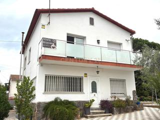 Apartament  Passeig de la ronda, no. 10, parets del vallès, spain 10. Vivienda a cuatro vientos en parets del vallès, con balcón y jar