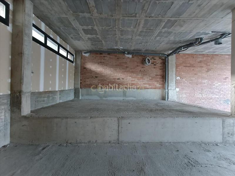 Foto 8215b4a6-fb1f-401c-bf0c-d364ec328021. Local comercial en malta 60 comercial en Can Gambús Sabadell