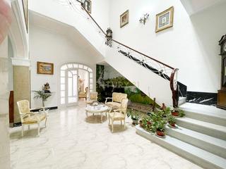 Casa  Carrer de sant maties, sabadell, spain. Exclusiva casa señorial de 515m en creu alta  una propiedad regi