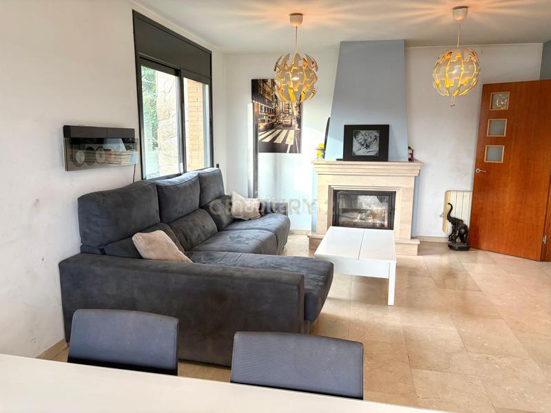 Foto 4d0b7a0e-81da-4f6d-9da3-7f5d9cbe51b8. Casa in carrer de josé echegaray in Castellnou-Can Mir-Can Solà Rubí