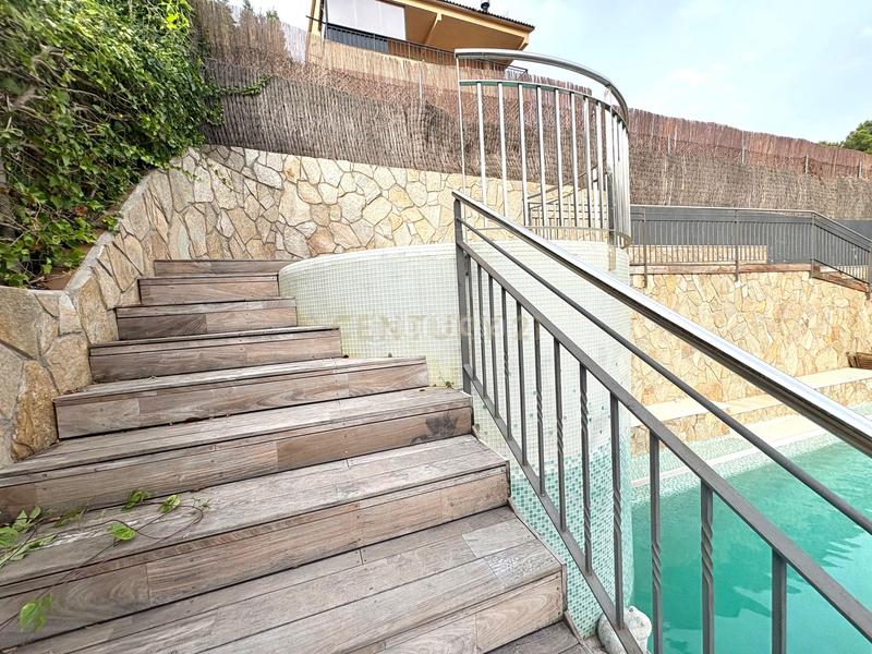 Foto 5e006660-cf84-4363-88ca-ac4ee5d41567. Casa in carrer de josé echegaray in Castellnou-Can Mir-Can Solà Rubí