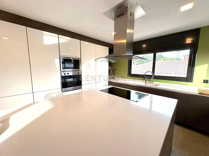 Foto e0a036be-8c99-45b0-a27c-0a808b6e24a7. Casa in carrer de josé echegaray in Castellnou-Can Mir-Can Solà Rubí