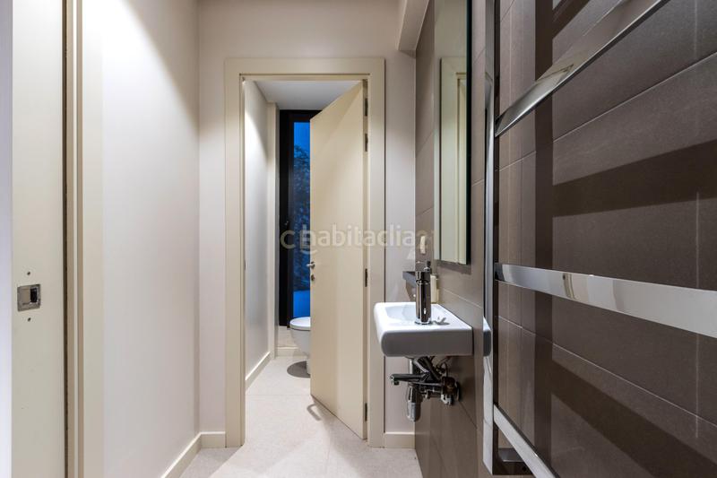 Foto 486217d2-0a36-414b-b65d-9780fdc2b944. Local comercial a Centre Sabadell