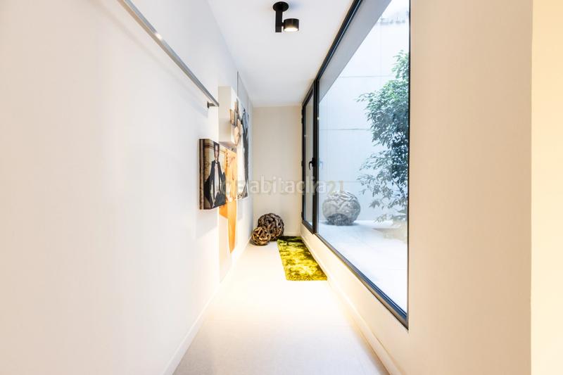 Foto 7e9c6a40-23fd-4bc2-b2ba-7f39d671edfd. Local comercial a Centre Sabadell