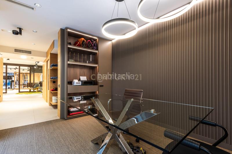 Foto a7516a6f-1f7b-4885-8675-cbefa13d429a. Local comercial a Centre Sabadell