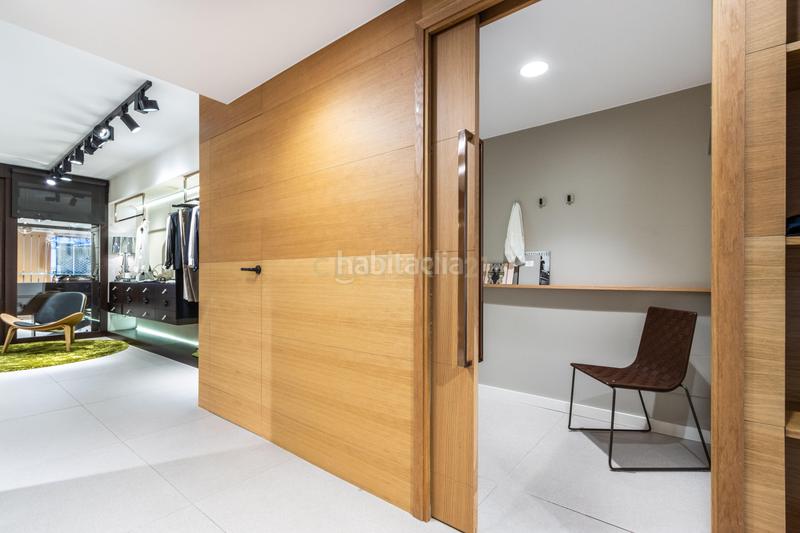 Foto caca85d0-e45e-41b4-b3f7-4e8921bf63e8. Local comercial a Centre Sabadell