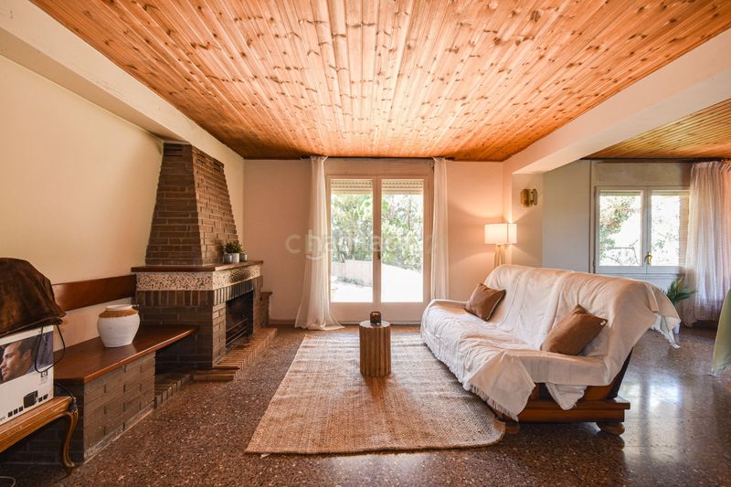 Foto 14b00b72-5e5c-4497-82f7-daa948df7141. House in passatge xaloc in La Miranda Esplugues de Llobregat