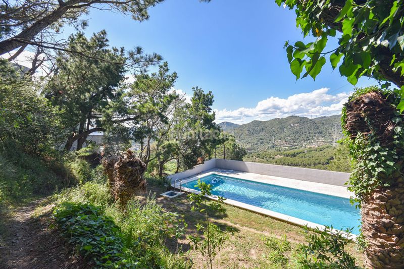 Foto 5b7c786b-67e8-42fd-99da-198c8a679780. House in passatge xaloc in La Miranda Esplugues de Llobregat