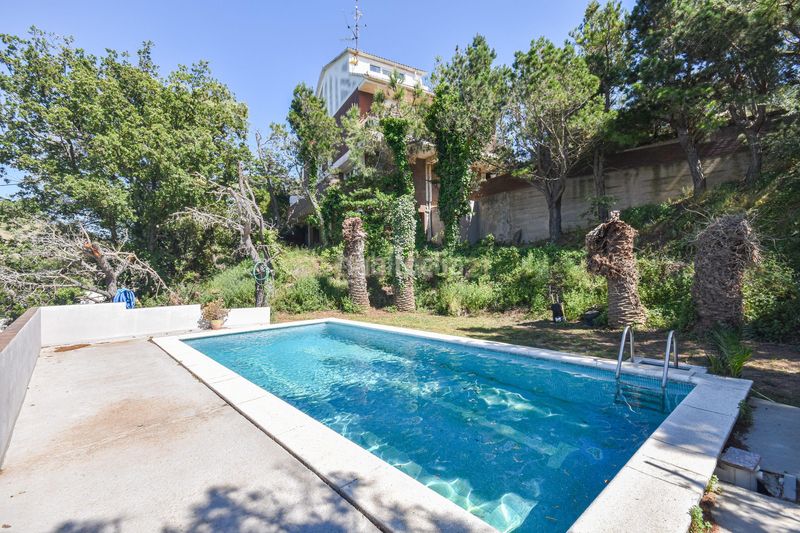 Foto 63b6ec64-1cde-4620-b3f7-d05787ac9821. House in passatge xaloc in La Miranda Esplugues de Llobregat