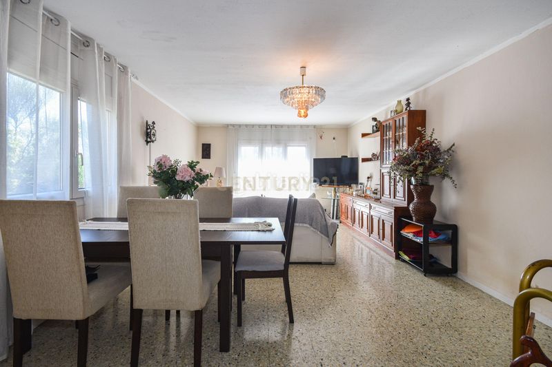 Foto e34e49d4-5186-4f6f-ac00-4a1810b55e15. House in passatge xaloc in La Miranda Esplugues de Llobregat