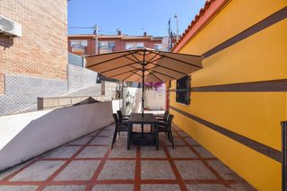 Chalet in Carrer béjar, sant vicenç dels horts, spain. Casa independiente con exterior, parking y excelente conexión co