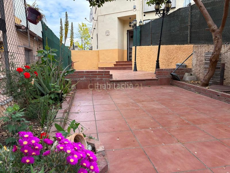 Foto 1b9c3c46-1f22-43d1-83f5-8ed04f53a24c. Casa a carrer de juan ramon jiménez a Barri de Lourdes-Gallecs Mollet del Vallès