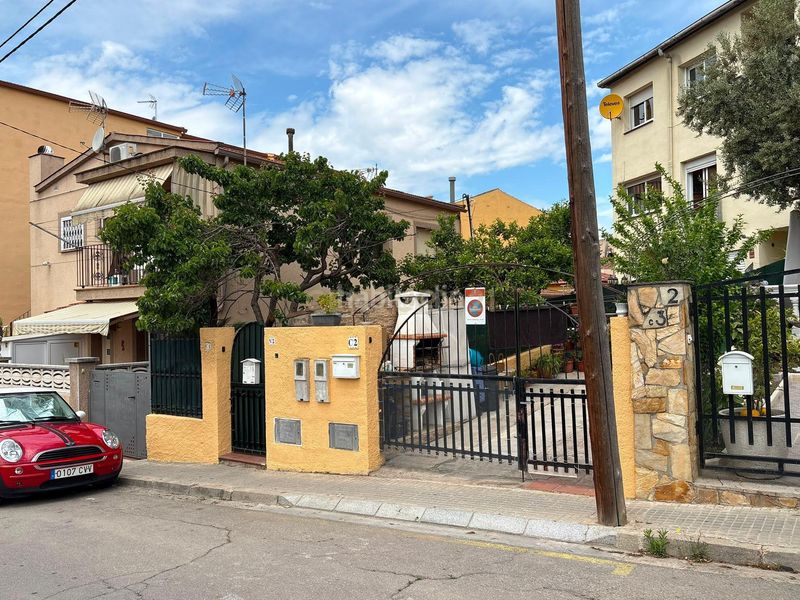 Foto 485c22af-6a8e-474b-b909-1fb94b60d86f. Casa a carrer de juan ramon jiménez a Barri de Lourdes-Gallecs Mollet del Vallès