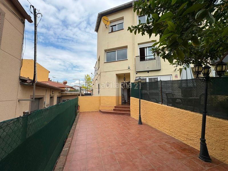 Foto f6d4cc4b-2fd8-4ce1-bbb1-4aa7d4cb283f. Casa a carrer de juan ramon jiménez a Barri de Lourdes-Gallecs Mollet del Vallès