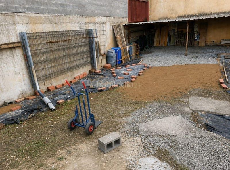 Foto 1bbe16ce-1b48-4ab0-b24a-66fa1fd6c8c5. Finca rústica a carrer madrid a Olot