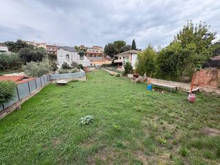 Flat in Carrer del priorat, 4, lliçà d'amunt, spain. Terreno de 625 m en lliçà damunt, ideal para construir la casa d