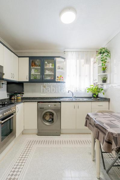 Foto d5bdf99a-2ab4-4933-be46-2a70dd71ad3d. Etagenwohnung mit heizung in Ciutat Jardí Valencia