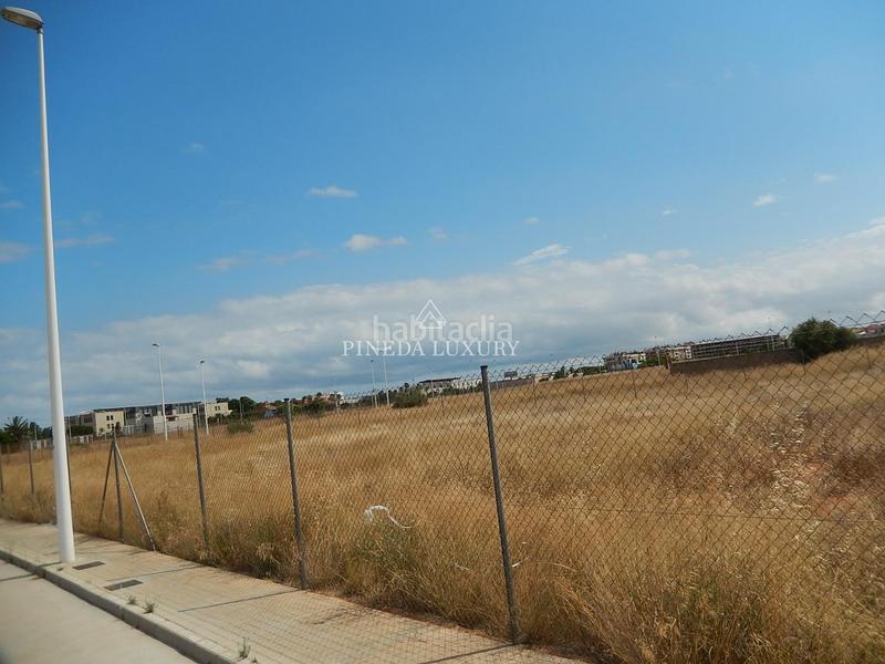 Foto 2d87ae3e-c683-413c-b84b-06e68a6f971d. Terreno residencial parcela uso rterciario con 100 metros de fachada en Puçol