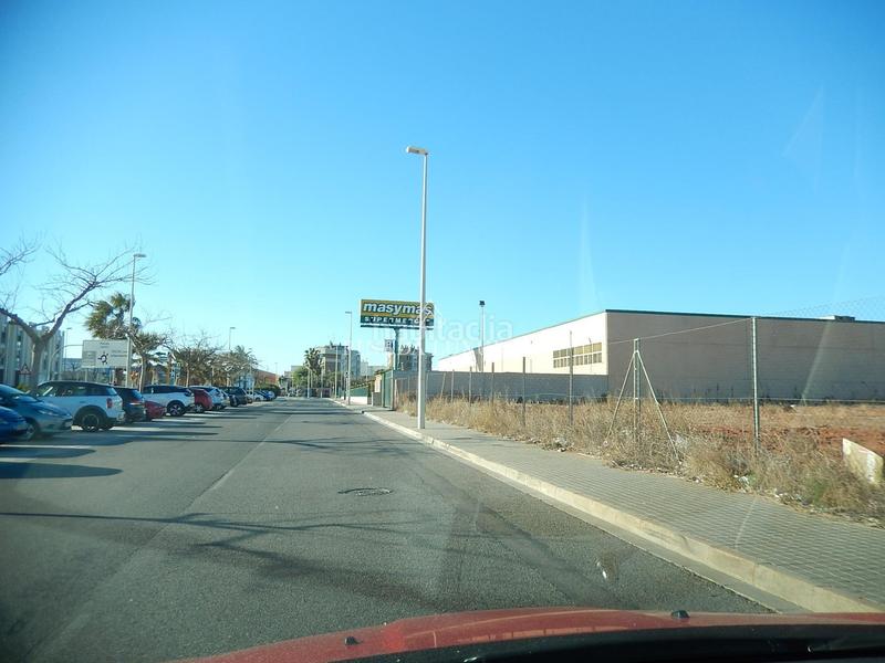 Foto 55c115b2-973f-4d65-a7e2-aa1adbd8c6a8. Terreno residencial parcela uso rterciario con 100 metros de fachada en Puçol