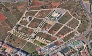 Terreny residencial  Calle garroferes. Parcela uso rterciario con 100 metros de fachada
