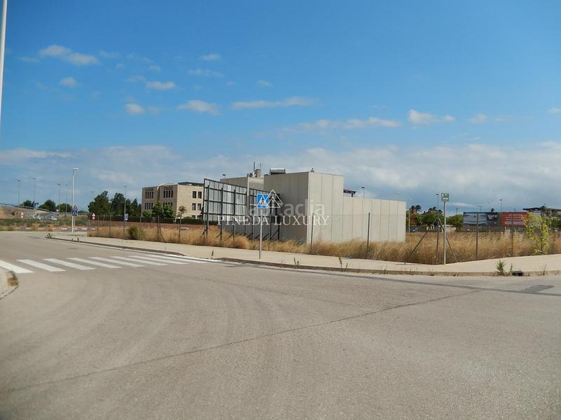 Foto 7a267981-d36a-4252-83a2-95836c9bdf27. Terreno residencial parcela uso rterciario con 100 metros de fachada en Puçol