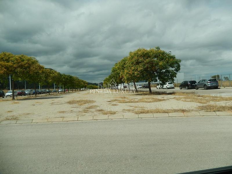 Foto 95a6e0ad-5e2c-43fa-a65e-06d913a9f0f1. Terreno residencial parcela uso rterciario con 100 metros de fachada en Puçol