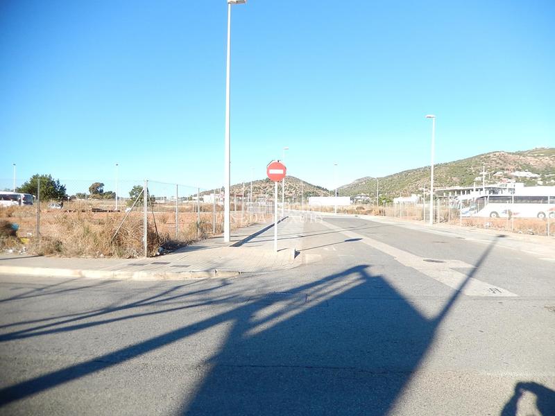 Foto 9ce12ef3-50a6-4dd7-8061-e5f317636466. Terreno residencial parcela uso rterciario con 100 metros de fachada en Puçol