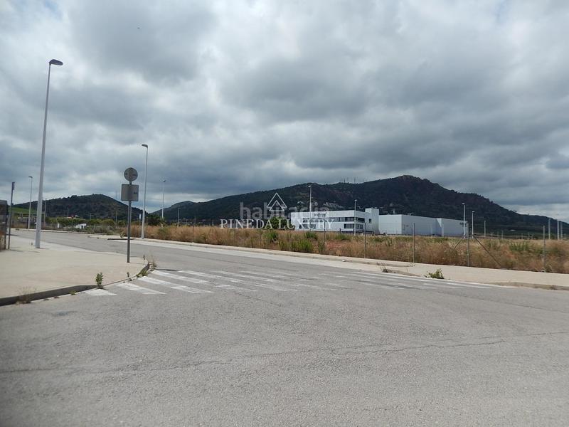 Foto aeff593e-968b-443e-b37f-6f7650e3b852. Terreno residencial parcela uso rterciario con 100 metros de fachada en Puçol