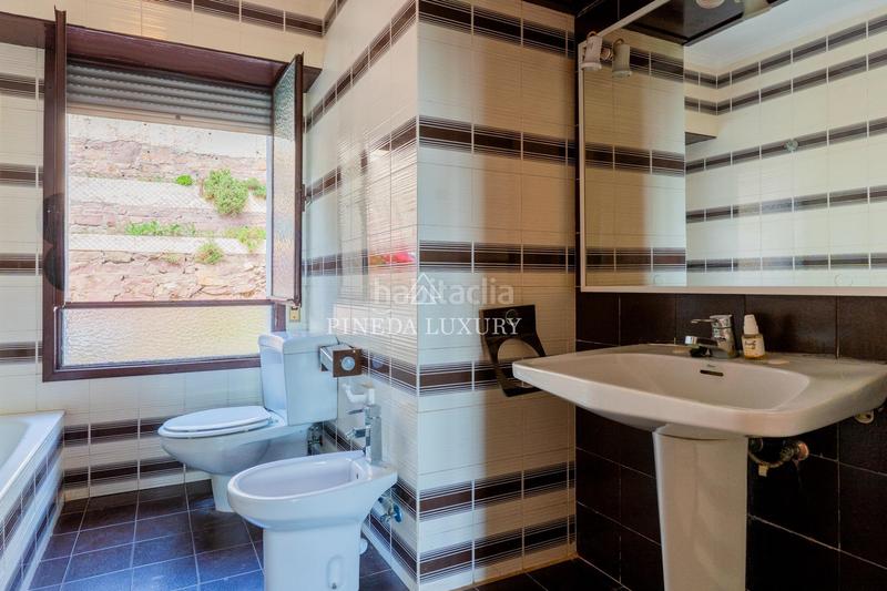 Foto 1fc9a79c-d2a1-49b0-bdf2-4e82b33e9646. Chalet avec parking dans Centro-El Castillo Sagunt