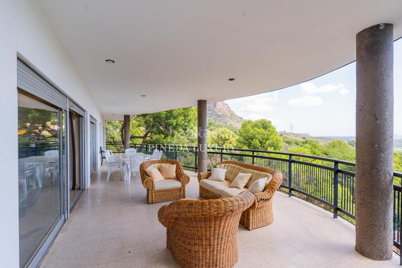 Foto 69a3e112-383e-4af4-aae1-4ebc3a732180. Chalet avec parking dans Centro-El Castillo Sagunt