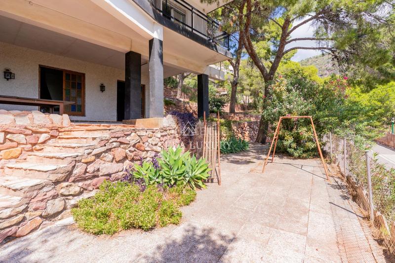 Foto af1897c4-a050-41af-9d85-bb6965ece741. Chalet avec parking dans Centro-El Castillo Sagunt