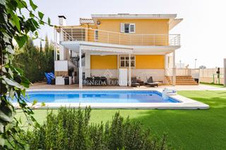 Maison  Calle ecológica s/n. Chalet independiente en parcela esquinera de 1000 m2 a la venta