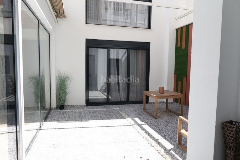 Foto d8c6780c-d0a9-4c8e-92e7-e8343a74a3d4. Pis a calle alberic 8 a Arrancapins Valencia