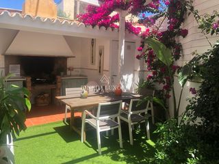 Casa adossada a Calle rio tajo 21. Vivienda con licencia turistica  a 100 metros de la playa de la
