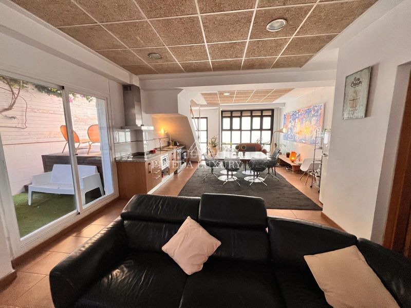 Casa adosada en calle rio tajo 21 vivienda turistica independiente a 100 metros de la playa de la malvarrosa ciudad en Valencia - Imagen 7